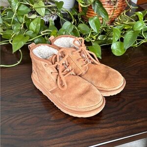 UGG Women’s Chestnut Suede Chukka Boots